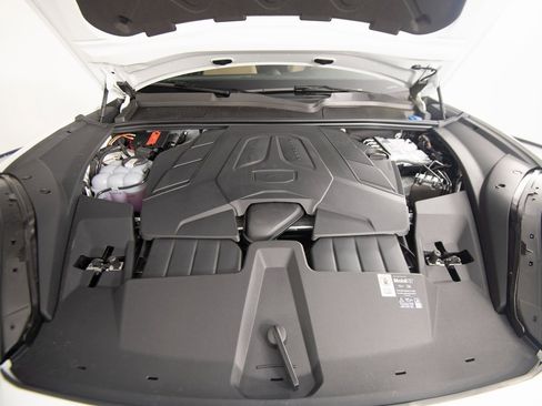 New 2026 Porsche Cayenne image 37