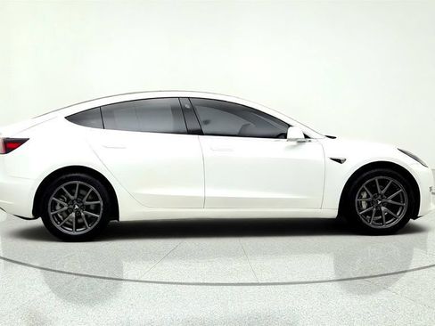 Used 2019 Tesla Model 3 Standard Range Plus RWD image 4