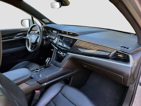 Used 2024 Cadillac XT6 Premium Luxury FWD image 15