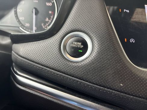 Certified 2021 Cadillac XT5 Premium Luxury AWD/4WD image 17