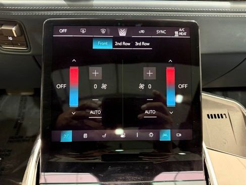 Used 2025 Cadillac Escalade IQ Luxury 2 w/ LPO, Premium Carpet Package AWD/4WD image 31