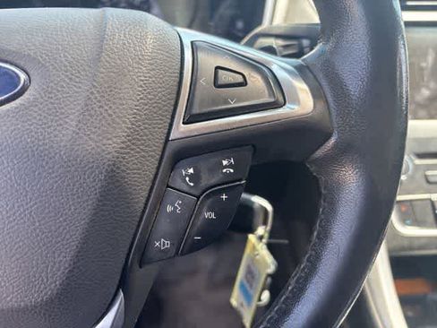Used 2016 Ford Fusion SE AWD/4WD image 12