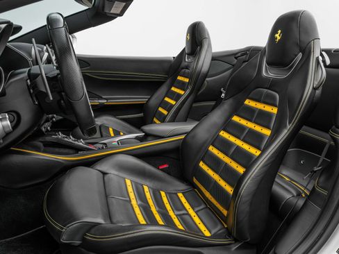 Certified 2023 Ferrari Portofino M image 5