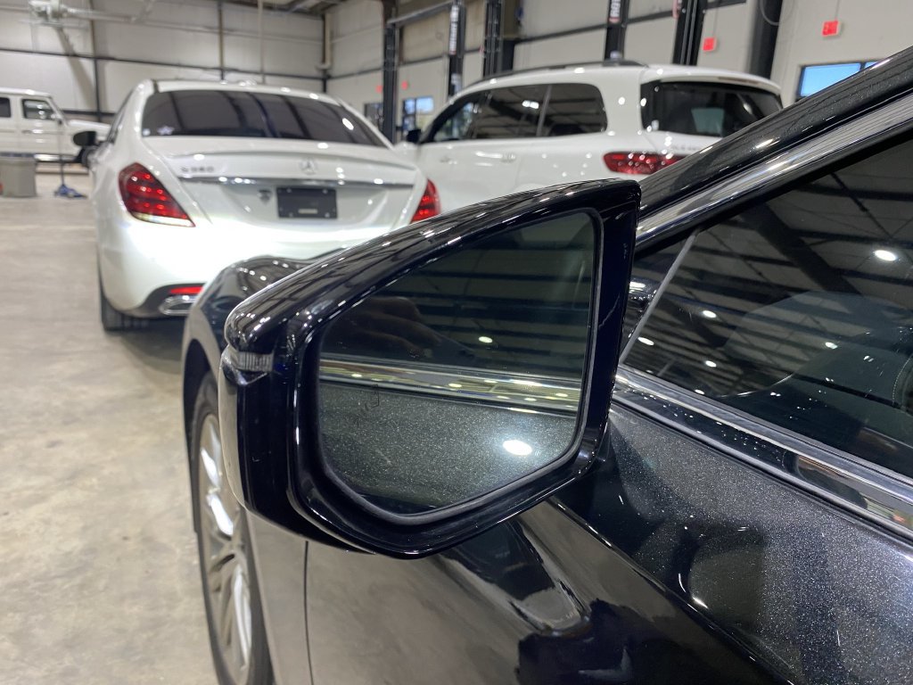 Used 2019 Lexus LS 500 w/ Accessory Package (Z2) RWD image 19