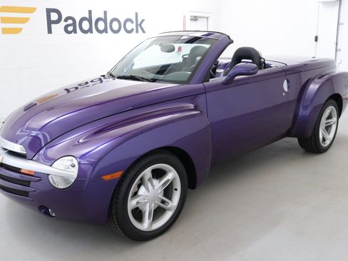 Used 2003 Chevrolet SSR w/ Preferred Equipment Group image 17