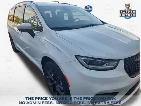 Used 2023 Chrysler Pacifica Touring-L w/ S Appearance Package AWD/4WD image 1