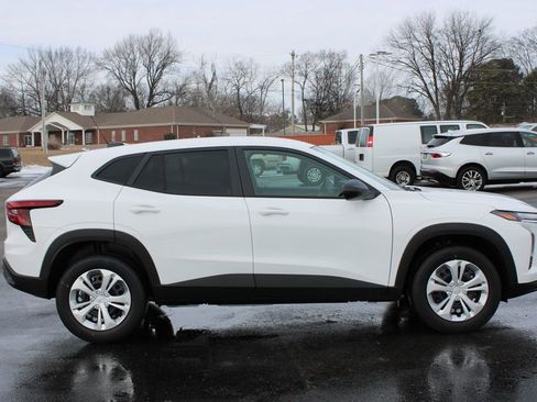 New 2026 Chevrolet Trax LS image 11