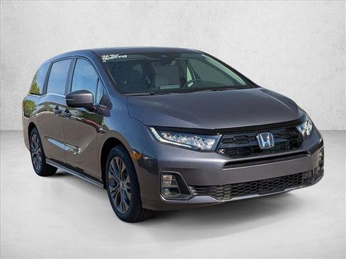 New 2026 Honda Odyssey Touring image 7