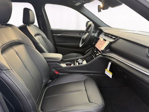 New 2026 Jeep Grand Cherokee Limited AWD/4WD image 15