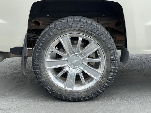Used 2014 Chevrolet Silverado 1500 High Country w/ High Country Premium Package AWD/4WD image 15
