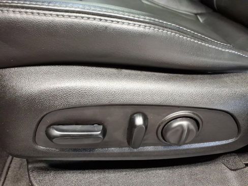 Used 2019 Buick Enclave Avenir w/ Avenir Technology Package image 18