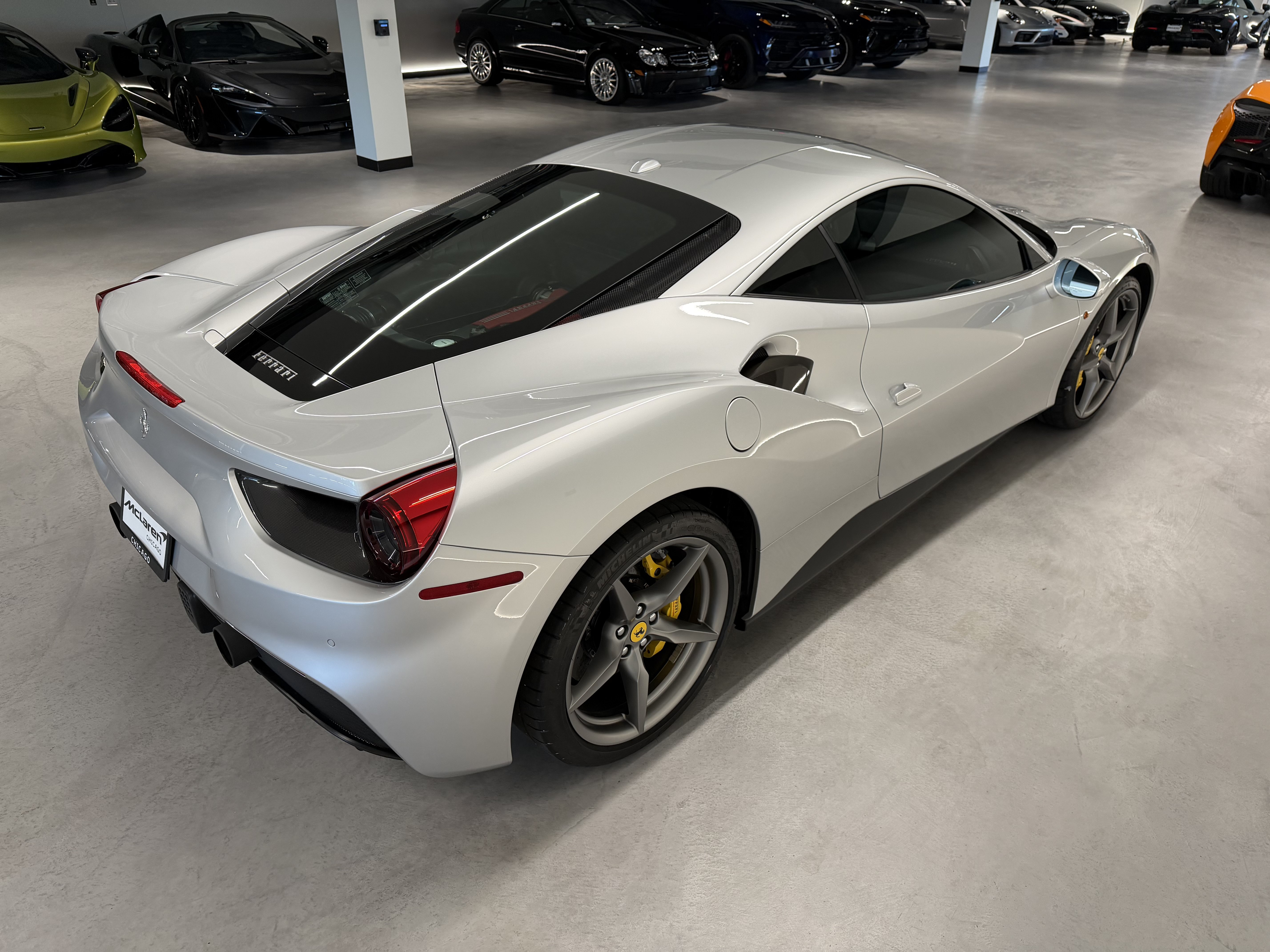 Used 2016 Ferrari 488 GTB RWD image 6