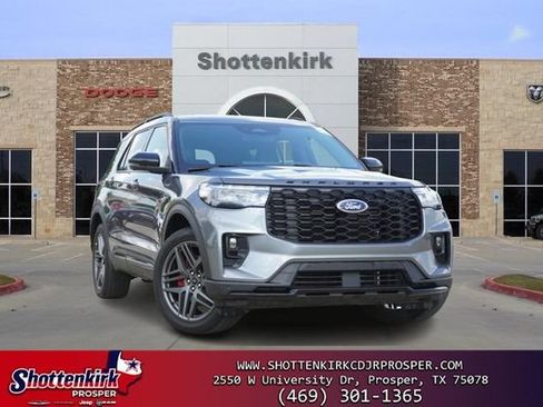 Used 2025 Ford Explorer ST-Line w/ ST-Line Street Pack AWD/4WD image 1