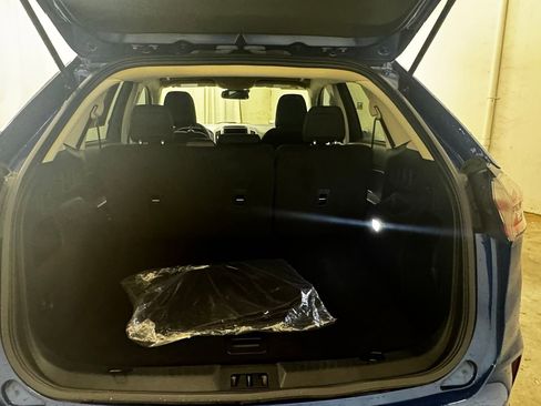 Used 2022 Ford Edge SE image 17