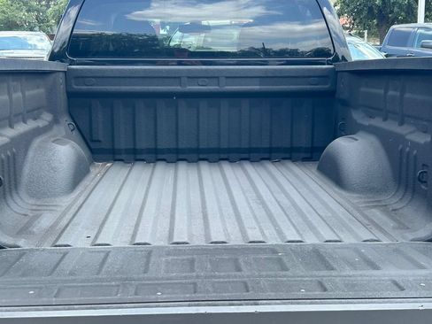 Used 2020 GMC Canyon SLE w/ Elevation Edition RWD image 14
