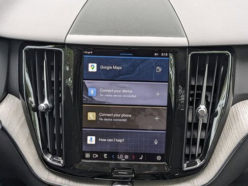 New 2025 Volvo XC60 B5 Plus w/ Protection Package Premier AWD/4WD image 18