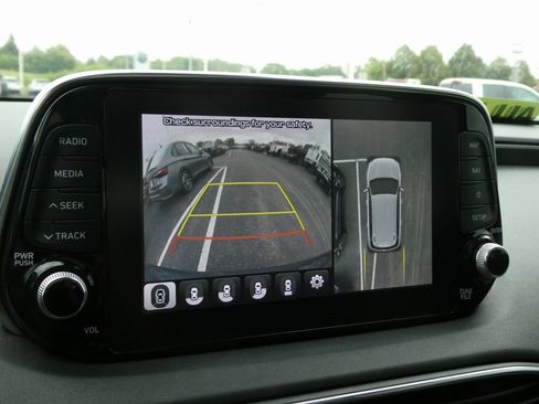 Used 2020 Hyundai Santa Fe Limited image 8