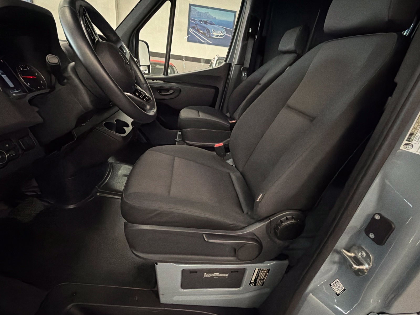 Used 2024 Mercedes-Benz Sprinter 2500 image 22