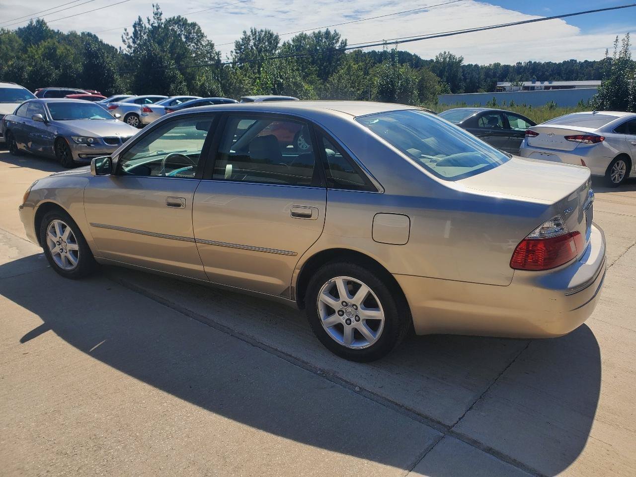 Used 2003 Toyota Avalon XL w/ Luxury Pkg FWD image 9