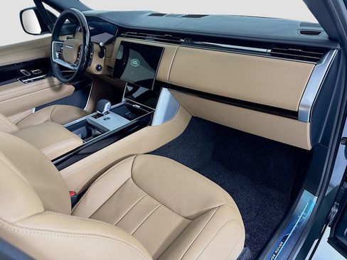 New 2026 Land Rover Range Rover SE image 18