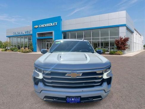 Used 2025 Chevrolet Silverado 1500 High Country w/ High Country Premium Package AWD/4WD image 16