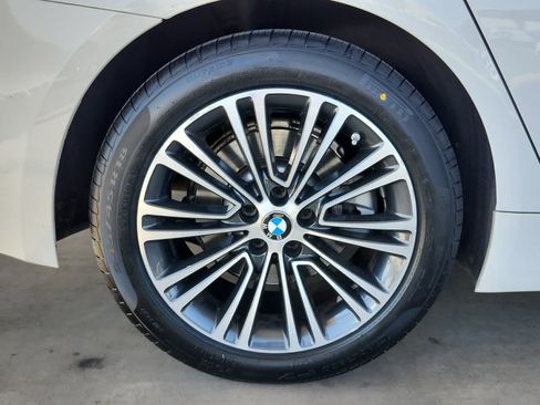 Used 2017 BMW 530i RWD image 10