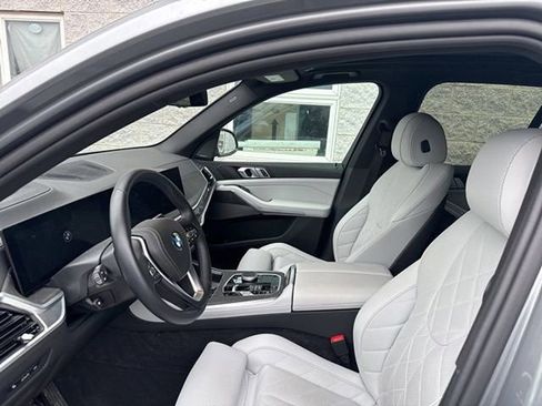 Certified 2024 BMW X5 xDrive40i w/ Premium Package image 17