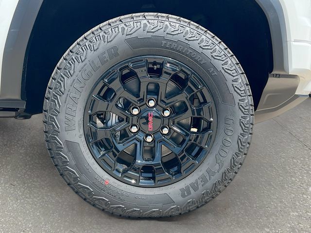 New 2026 GMC Canyon Elevation w/ Convenience Package RWD image 19