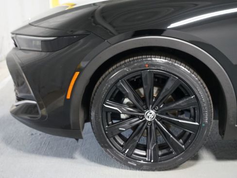 Used 2025 Toyota Crown Nightshade image 5