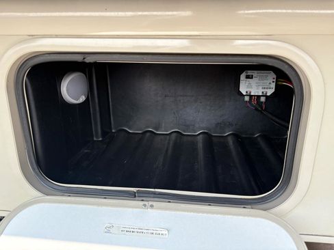 Used 2018 Ford E-450 and Econoline 450 Super Duty w/ Motorhome Prep Package image 19