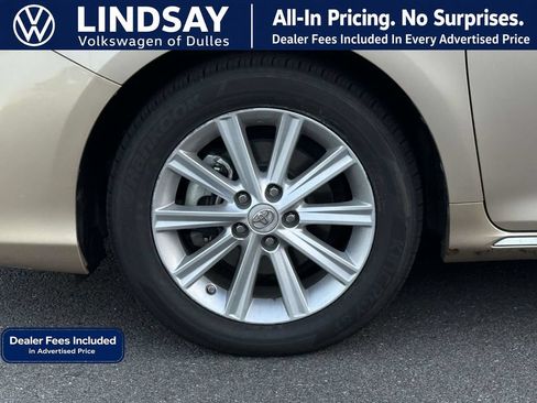Used 2012 Toyota Camry XLE w/ Leather Pkg FWD image 8