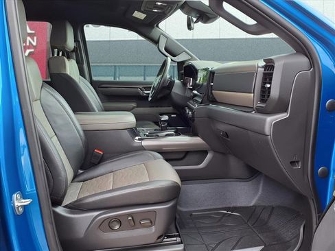 Used 2023 Chevrolet Silverado 1500 ZR2 w/ Technology Package image 14