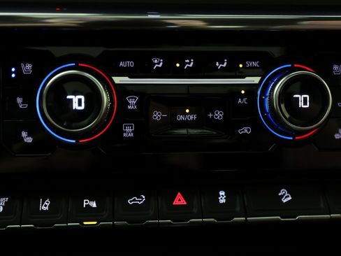 Used 2024 GMC Sierra 2500 Denali Ultimate image 31