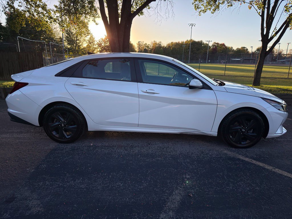 Used 2021 Hyundai Elantra SEL FWD image 6