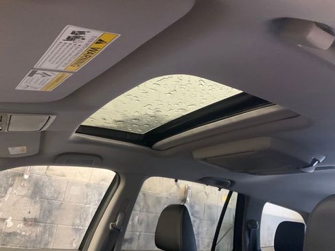 Used 2022 Honda Pilot Touring image 17