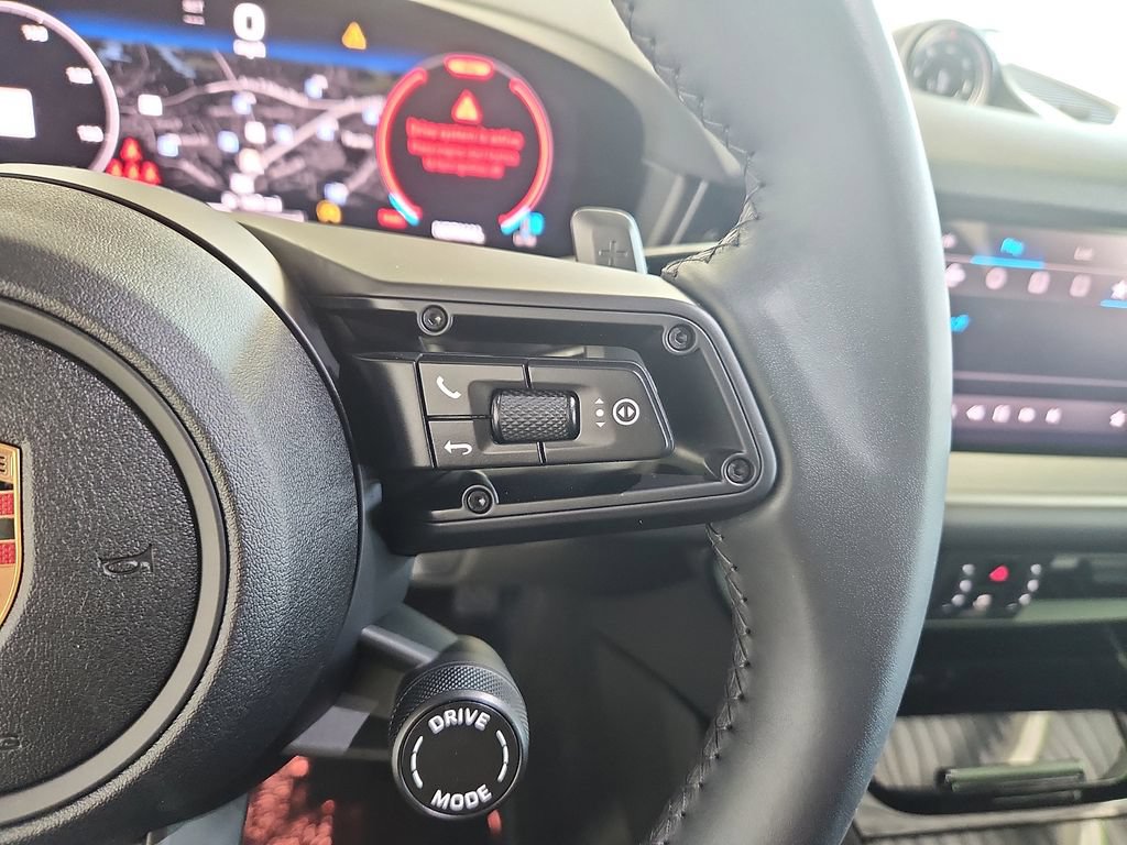 Certified 2025 Porsche Cayenne AWD/4WD image 23
