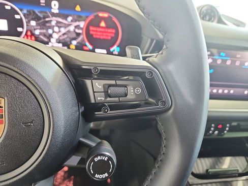 Certified 2025 Porsche Cayenne AWD/4WD image 23