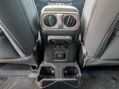Used 2023 Jeep Gladiator Rubicon w/ LED Lighting Group AWD/4WD image 35