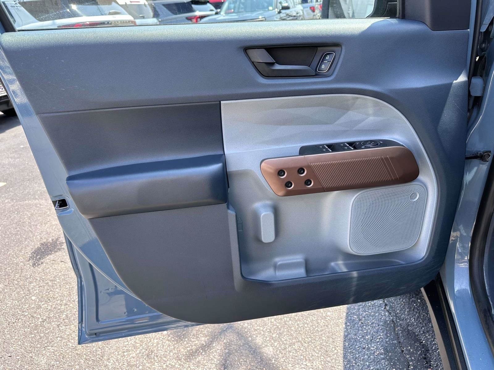 Used 2022 Ford Maverick Lariat FWD image 9