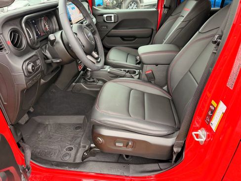 Used 2026 Jeep Wrangler Unlimited Rubicon AWD/4WD image 10