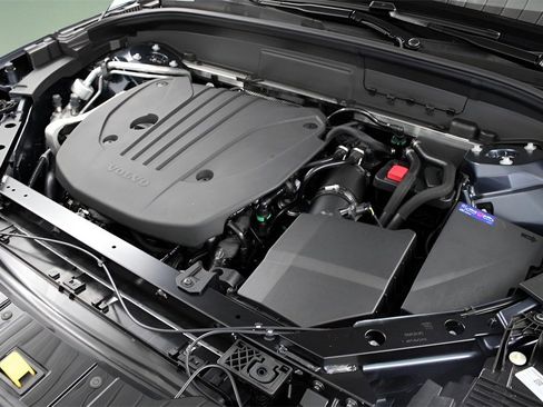 New 2025 Volvo XC60 B5 Ultra w/ Protection Package Premier image 35