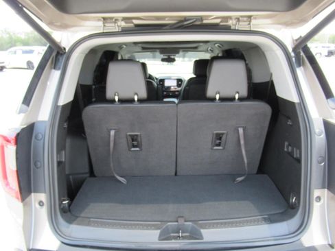 Used 2023 GMC Acadia AT4 w/ Technology Package AWD/4WD image 35