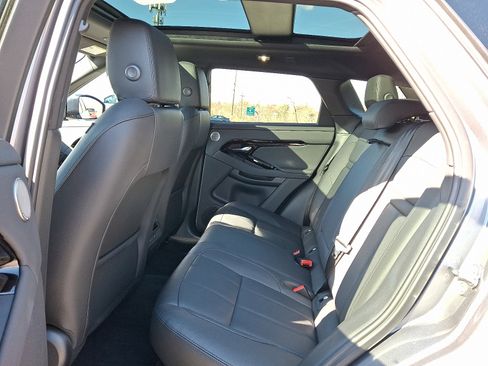 Used 2026 Land Rover Range Rover Evoque Dynamic SE image 5