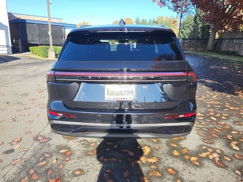 New 2026 Lincoln Nautilus Reserve image 4