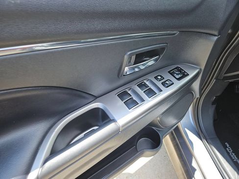 Used 2025 Mitsubishi Outlander Sport SE AWD/4WD image 13