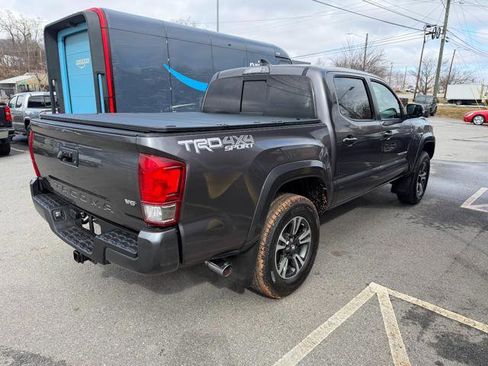 Used 2017 Toyota Tacoma SR5 image 4