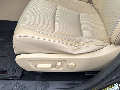 Used 2014 Toyota Highlander Plus image 26