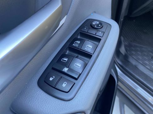 Used 2019 RAM 1500 Big Horn RWD image 16