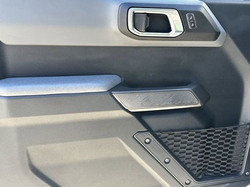 Used 2022 Ford Bronco Black Diamond image 10