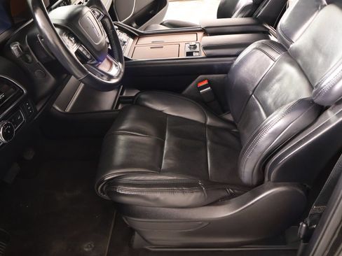 Used 2020 Lincoln Navigator Reserve AWD/4WD image 12